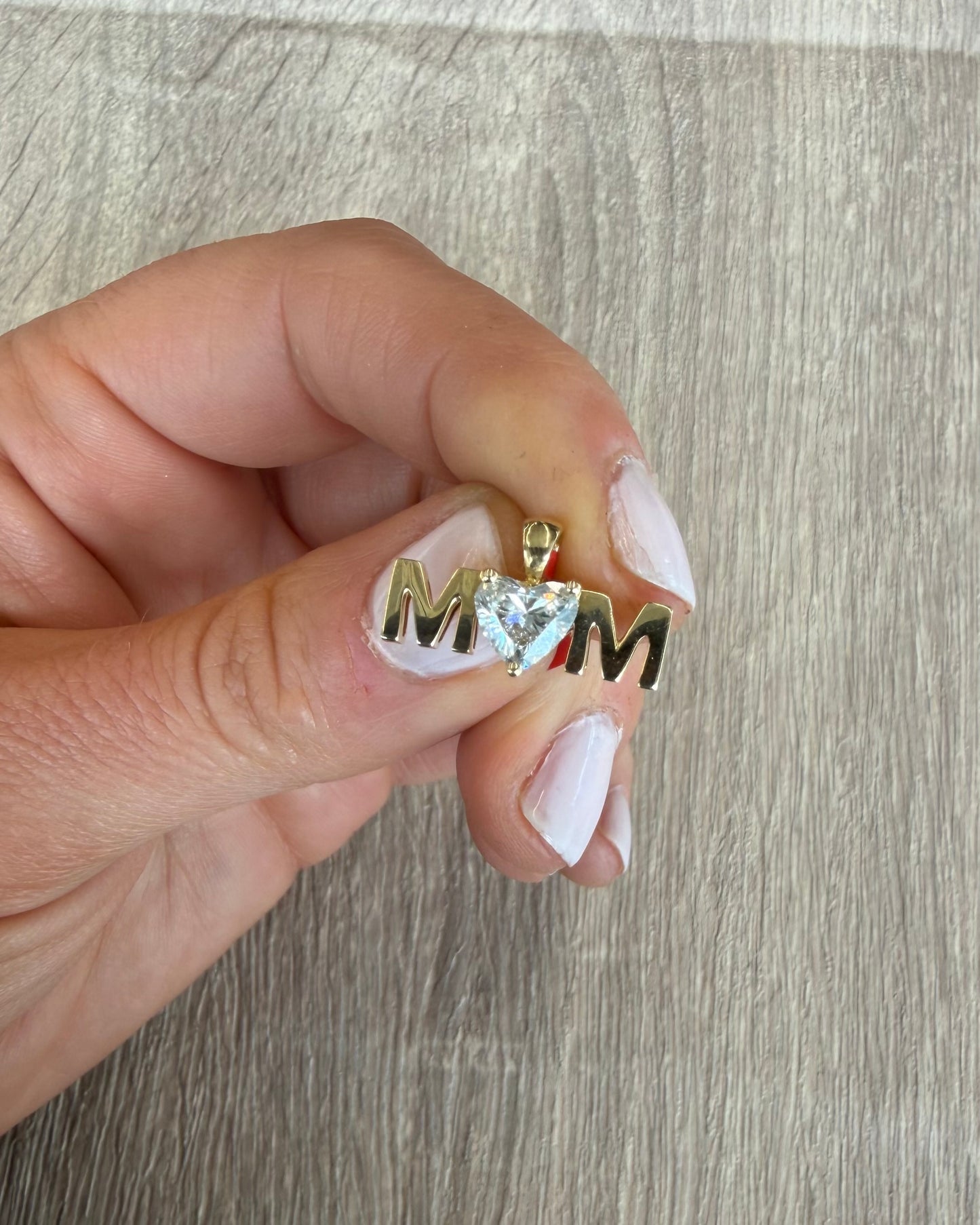 1 ct heart mom charm (no chain)