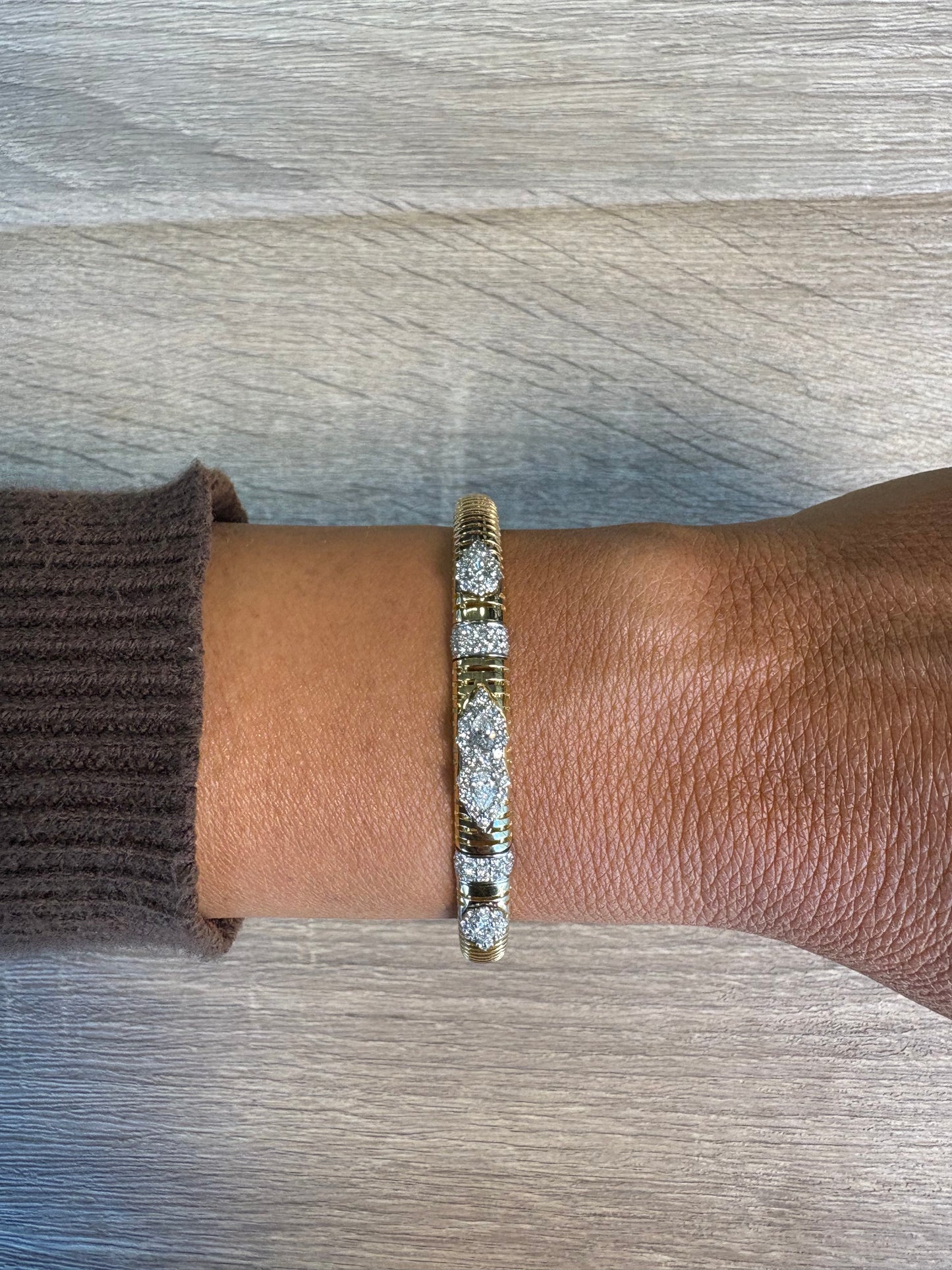 18k Yellow Gold Bangle