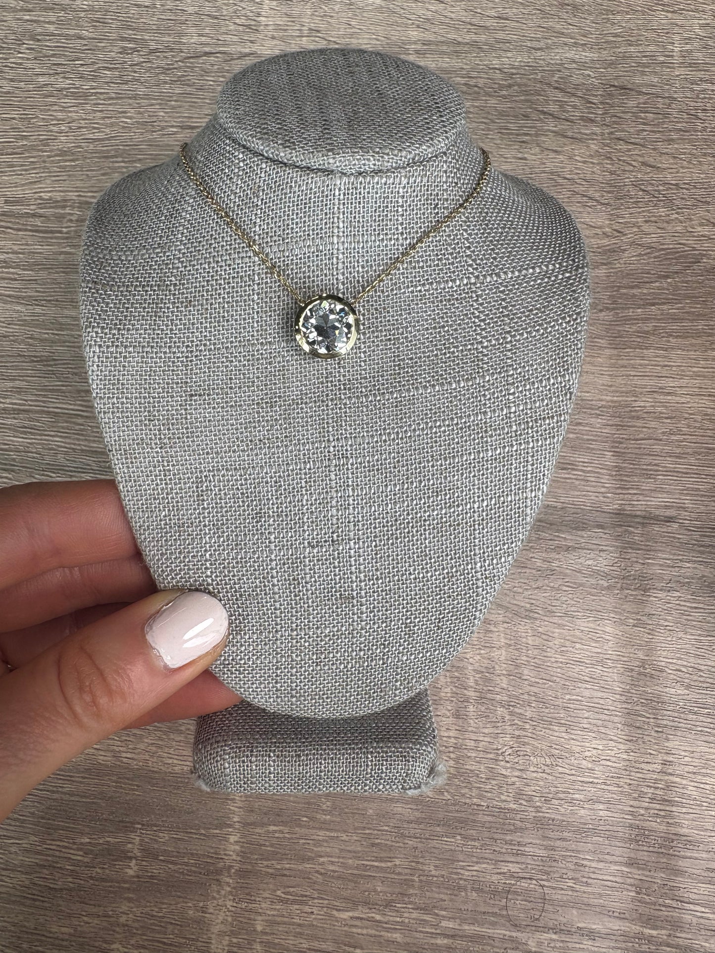 4 ct Antique Stone Round Bezel Necklace