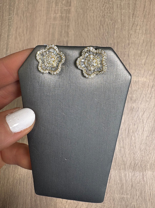 1.10 cttw Flower Studs Yellow Gold