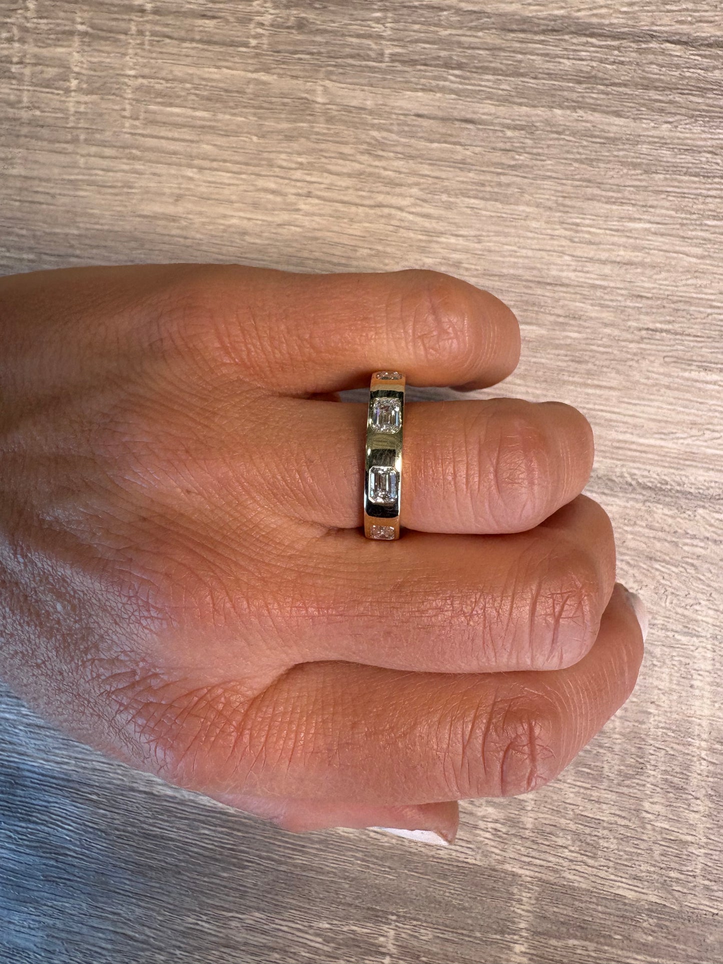 2.5 cttw Yellow Gold Ring With Emeralds