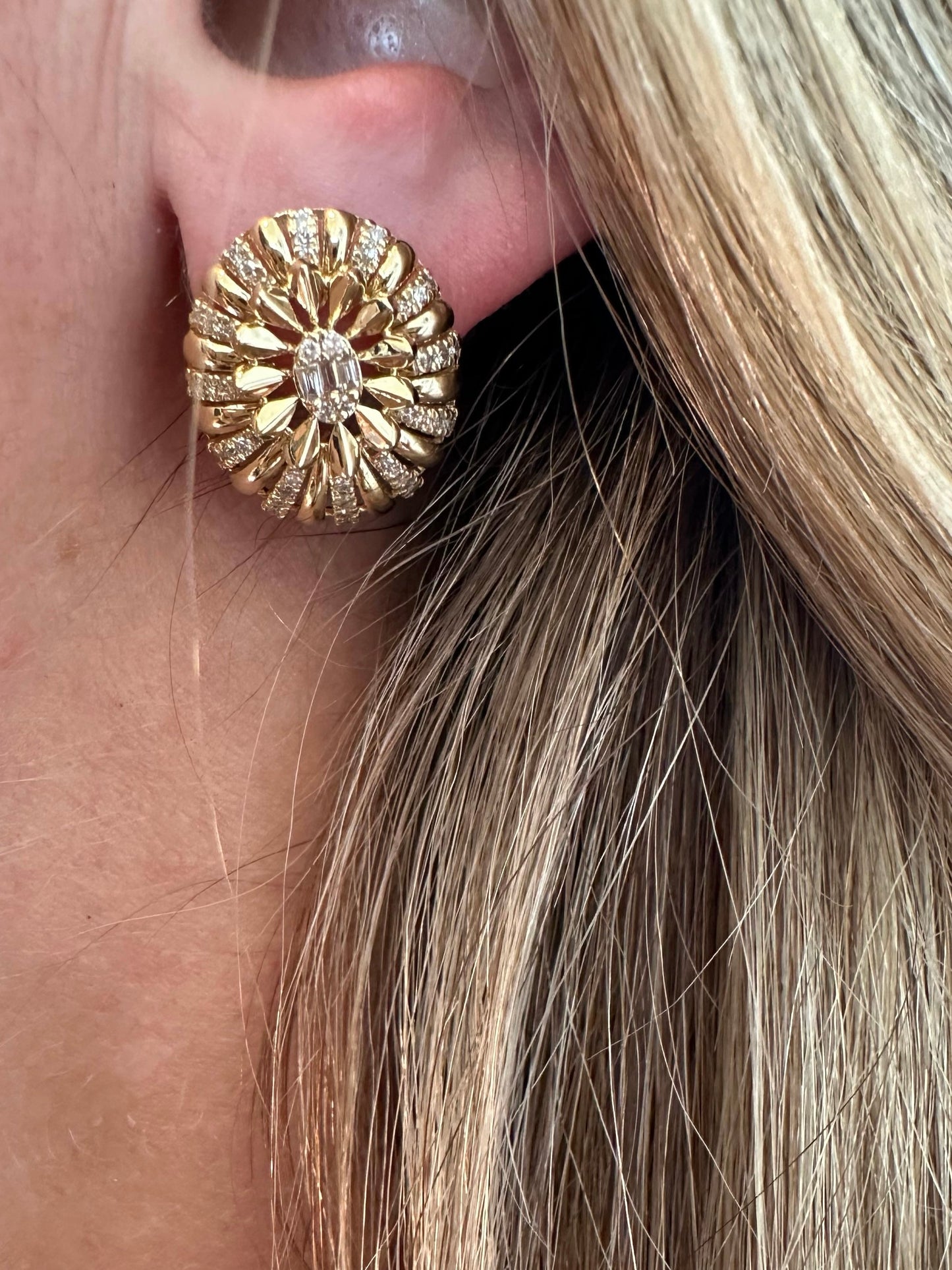 .55 cttw natural diamond gold flower earrings