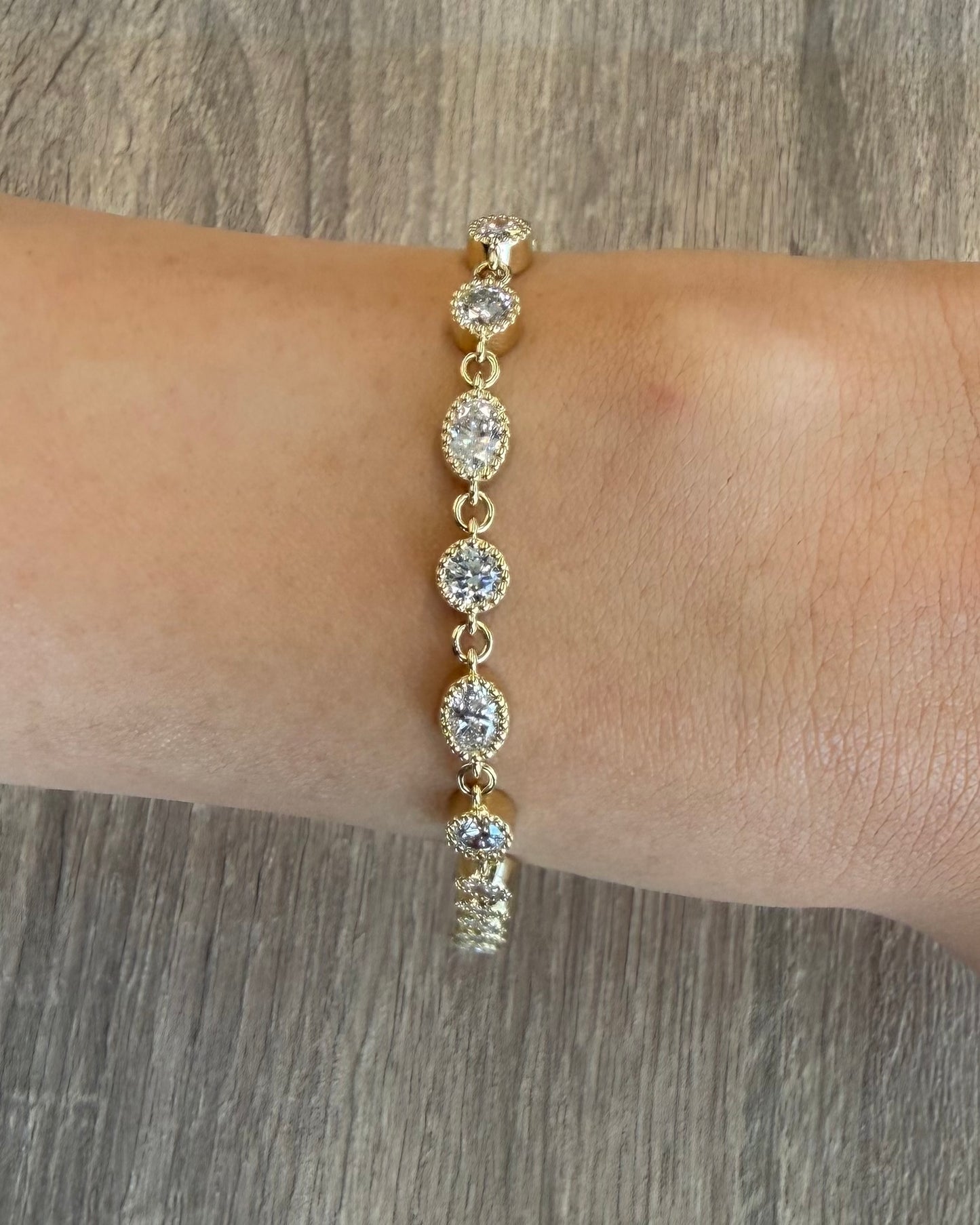 4.63 cttw bezel round & oval chain bracelet