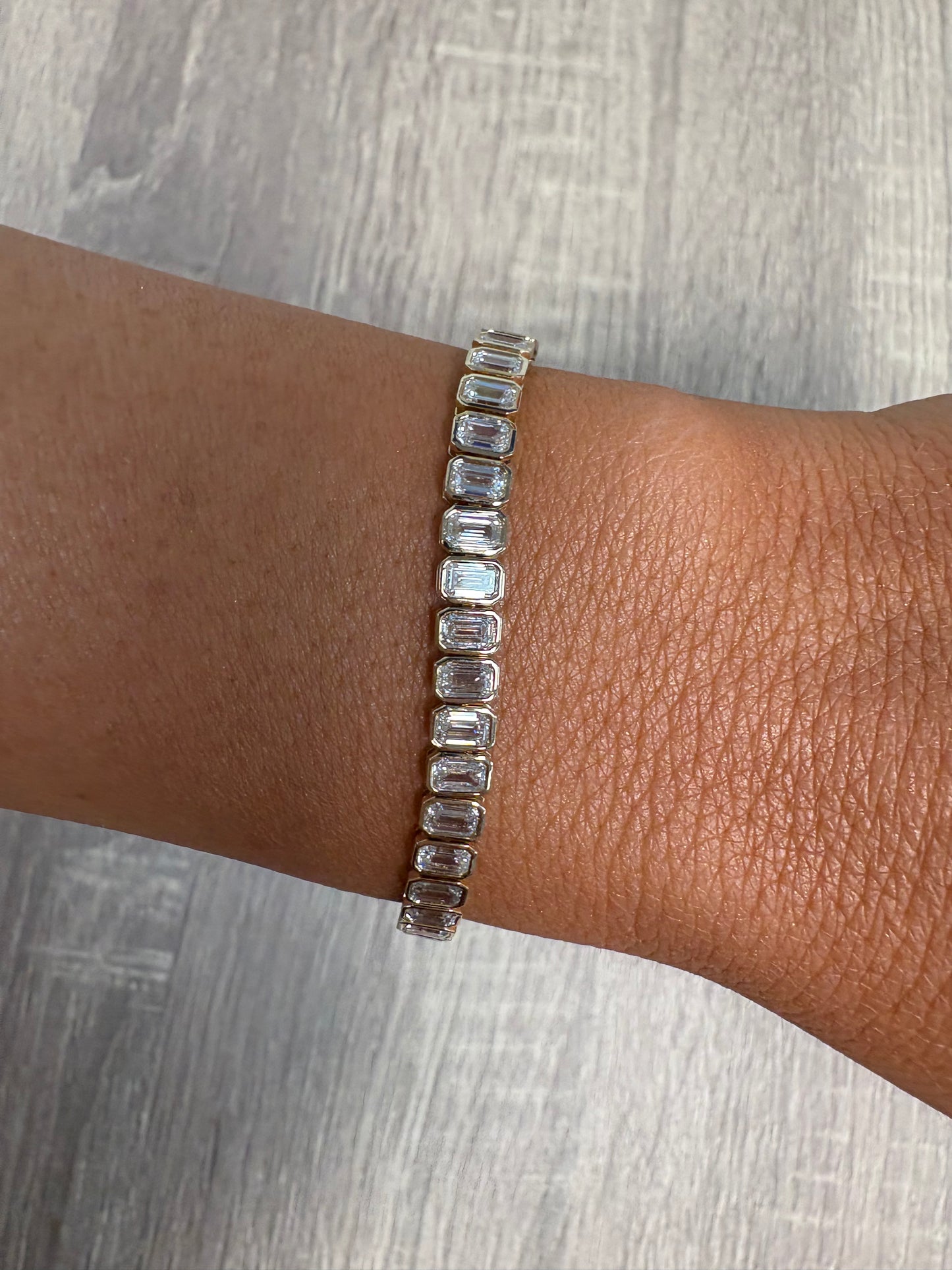 7.86 cttw Yellow Gold Bezel Emerald Tennis Bracelet