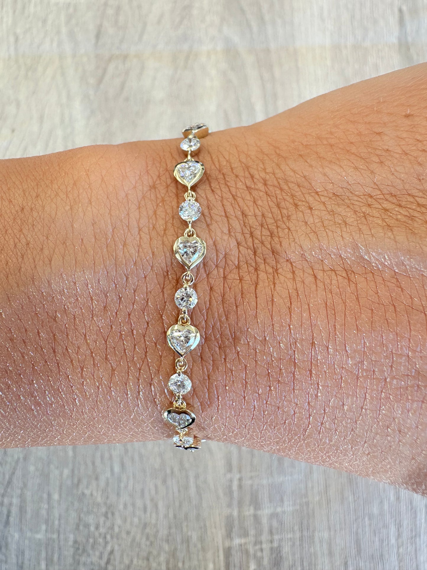 3.22 cttw bezel heart and round bracelet