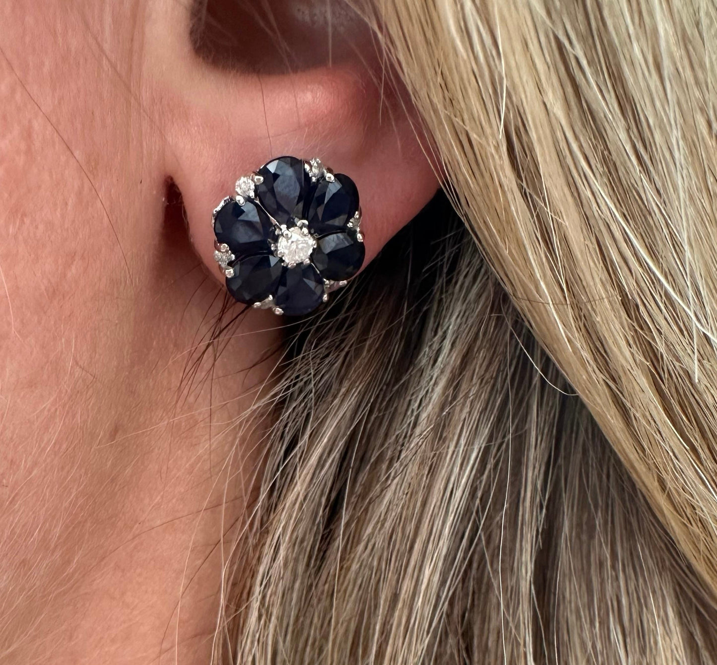 .31 cttw natural diamond sapphire flower studs