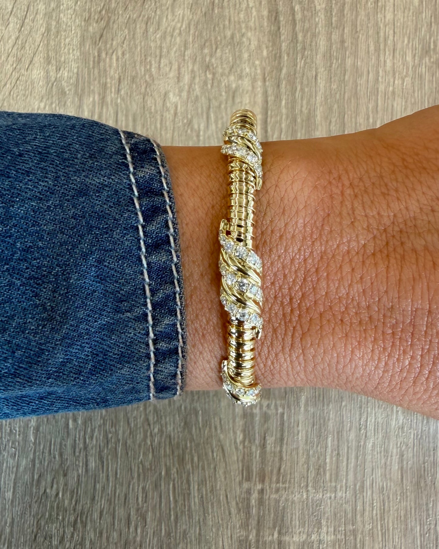 1.25 cttw twisted diamond bangle