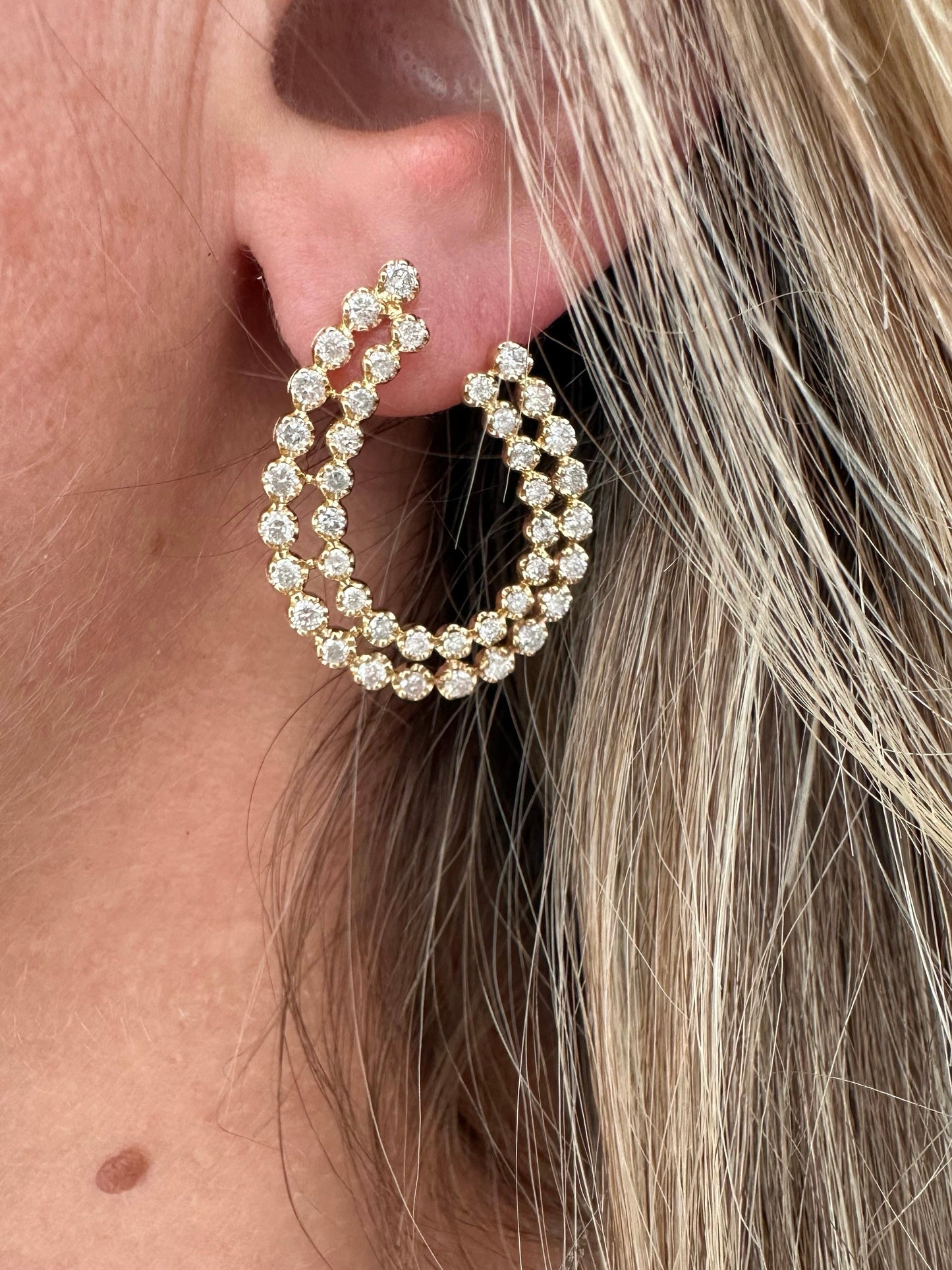 2 cttw natural diamond double row yellow gold front facing hoops