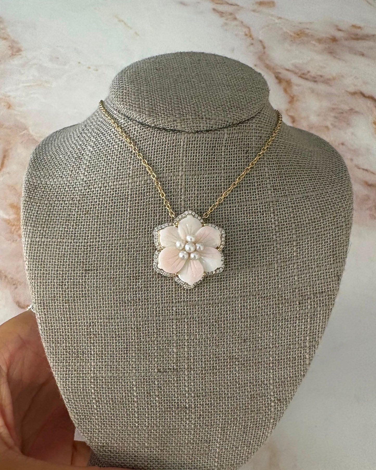 .23 cttw pearl flower with halo and pearl center