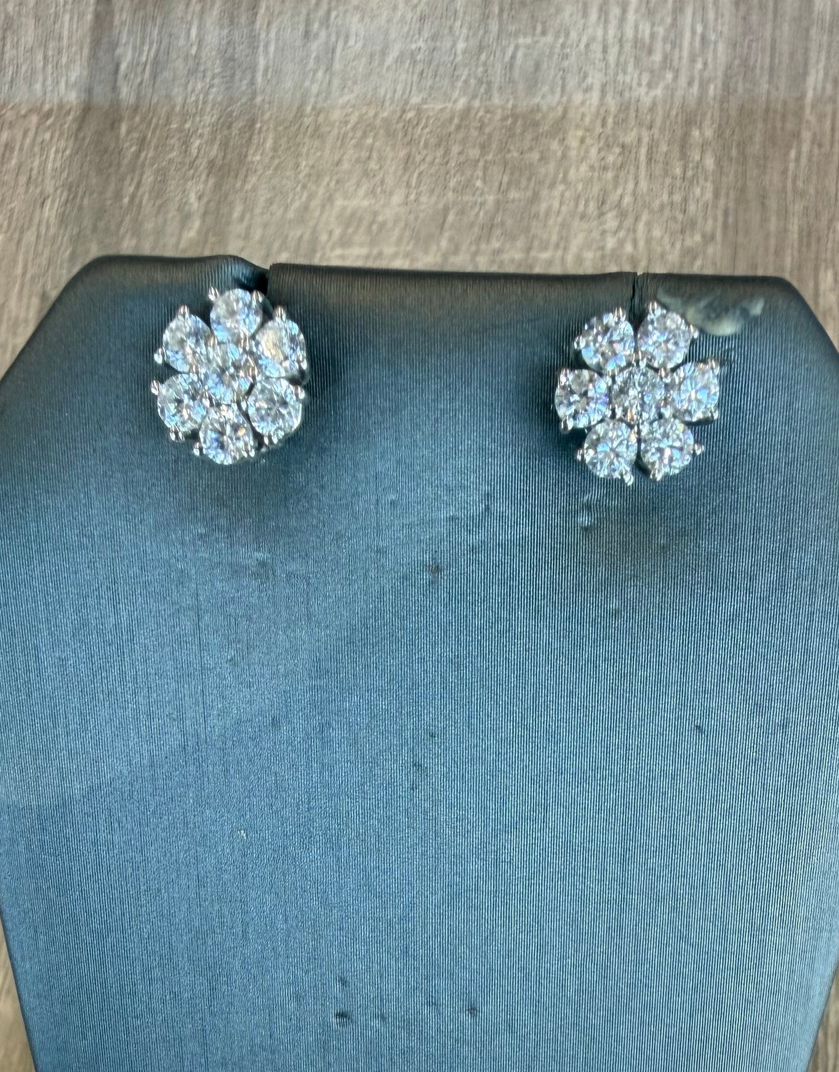 1.4 cttw flower studs