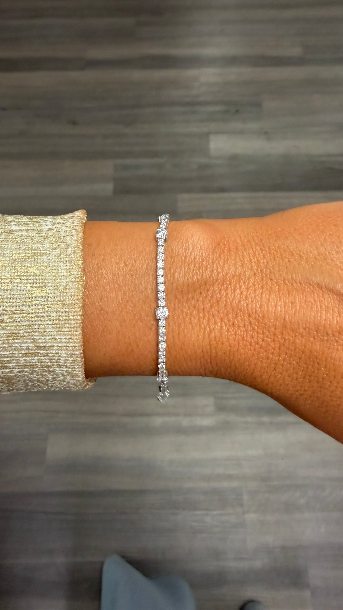 3.65 cttw tennis bracelet with round stations
