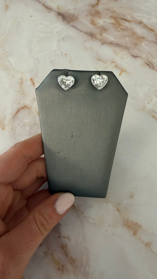 6 cttw white gold bezel heart studs