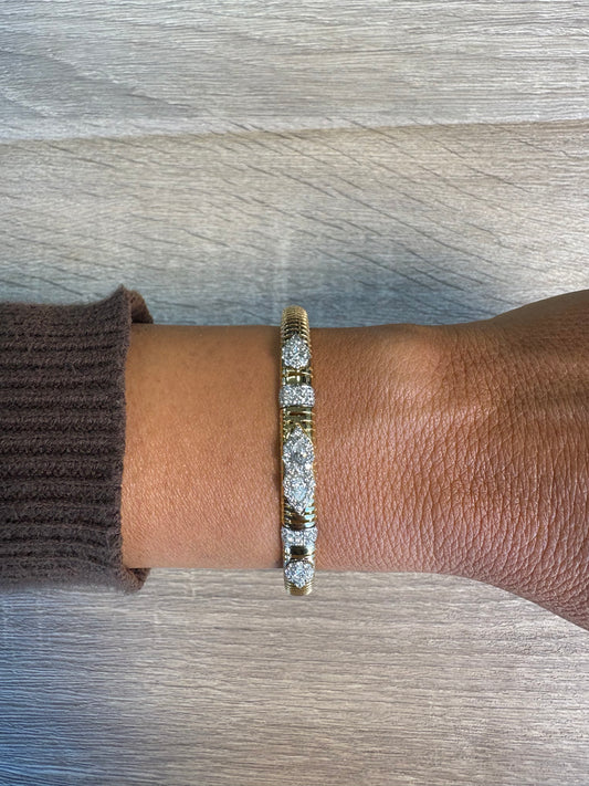 18k Yellow Gold Bangle