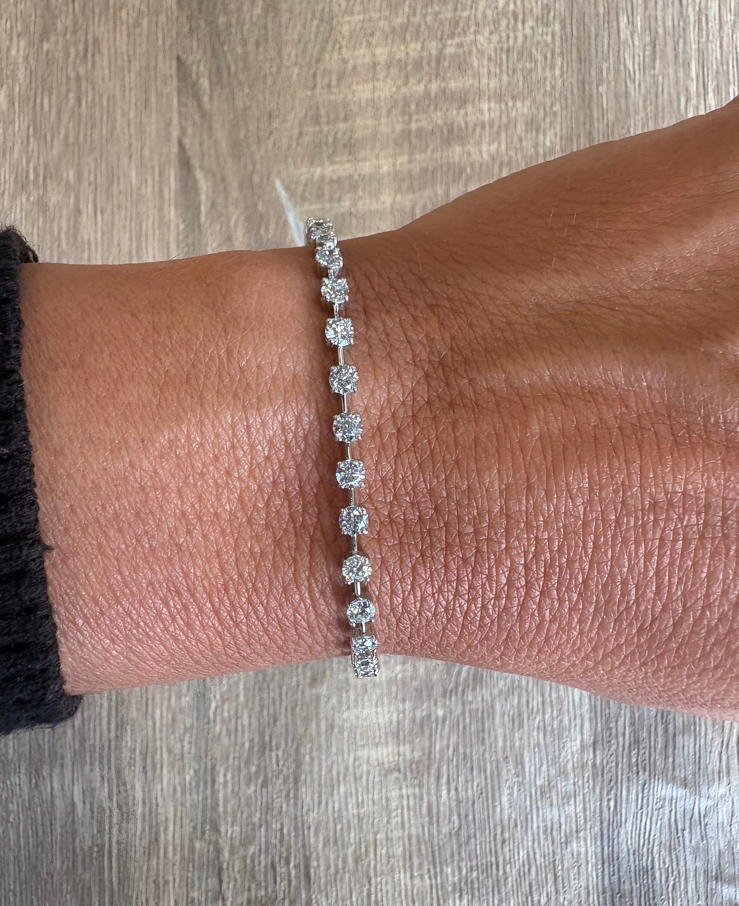 4 cttw diamond station tennis bracelet