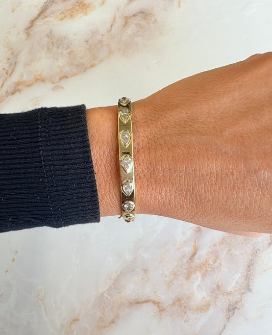 2.59 cttw bangle with pears