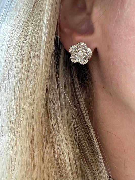 1.10 cttw Flower Studs Yellow Gold