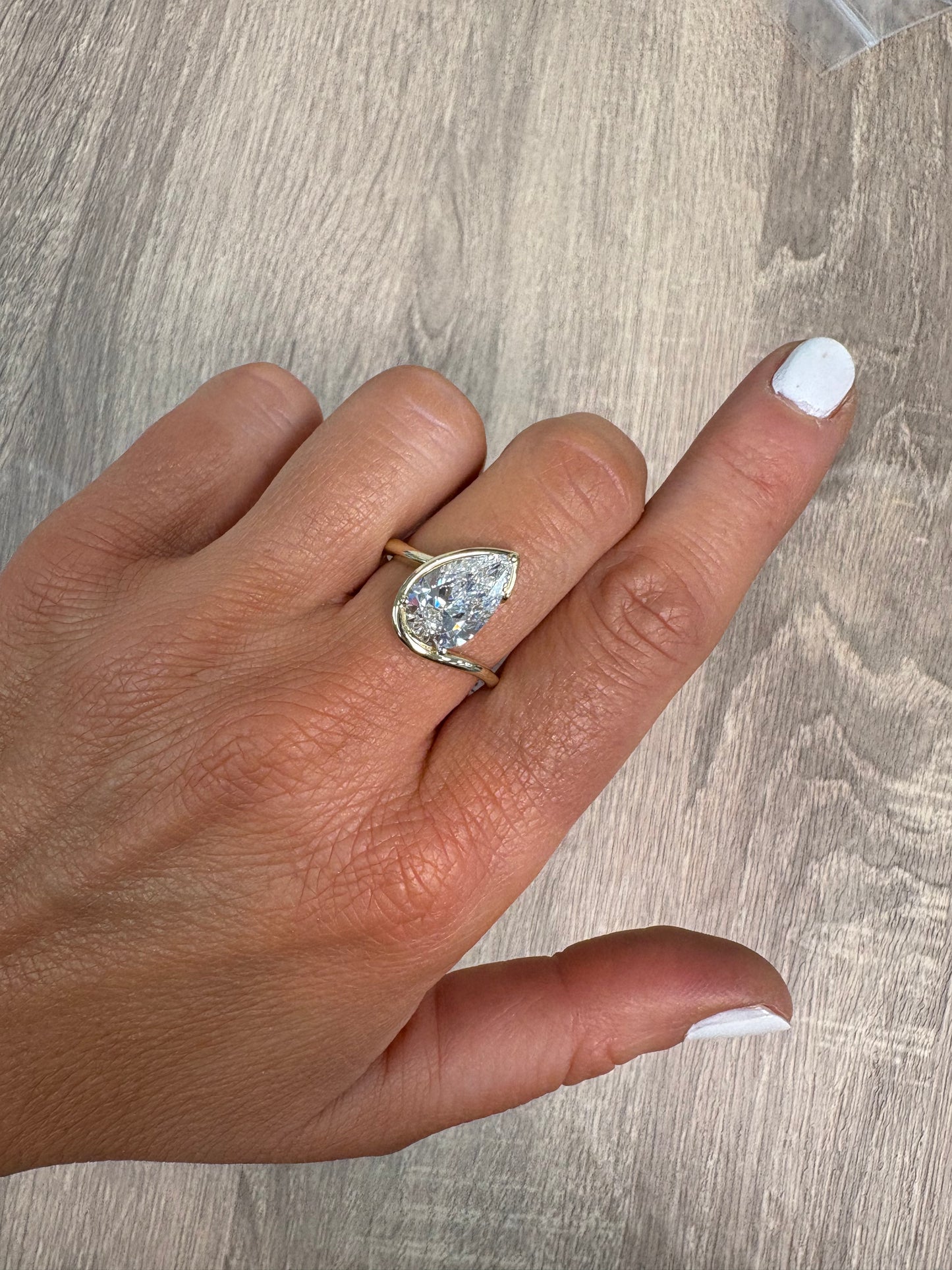 3 ct 3/4 Slanted Pear on Wave Band