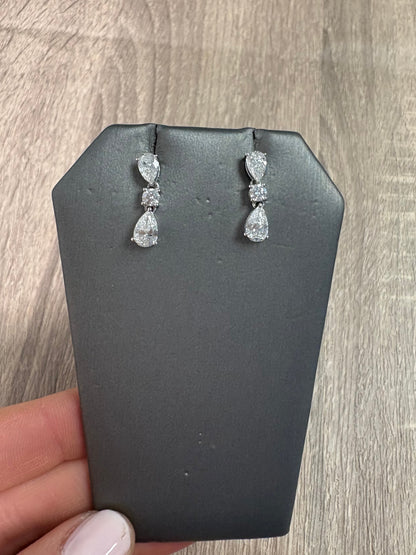 2.44 cttw pear round pear drop earrings