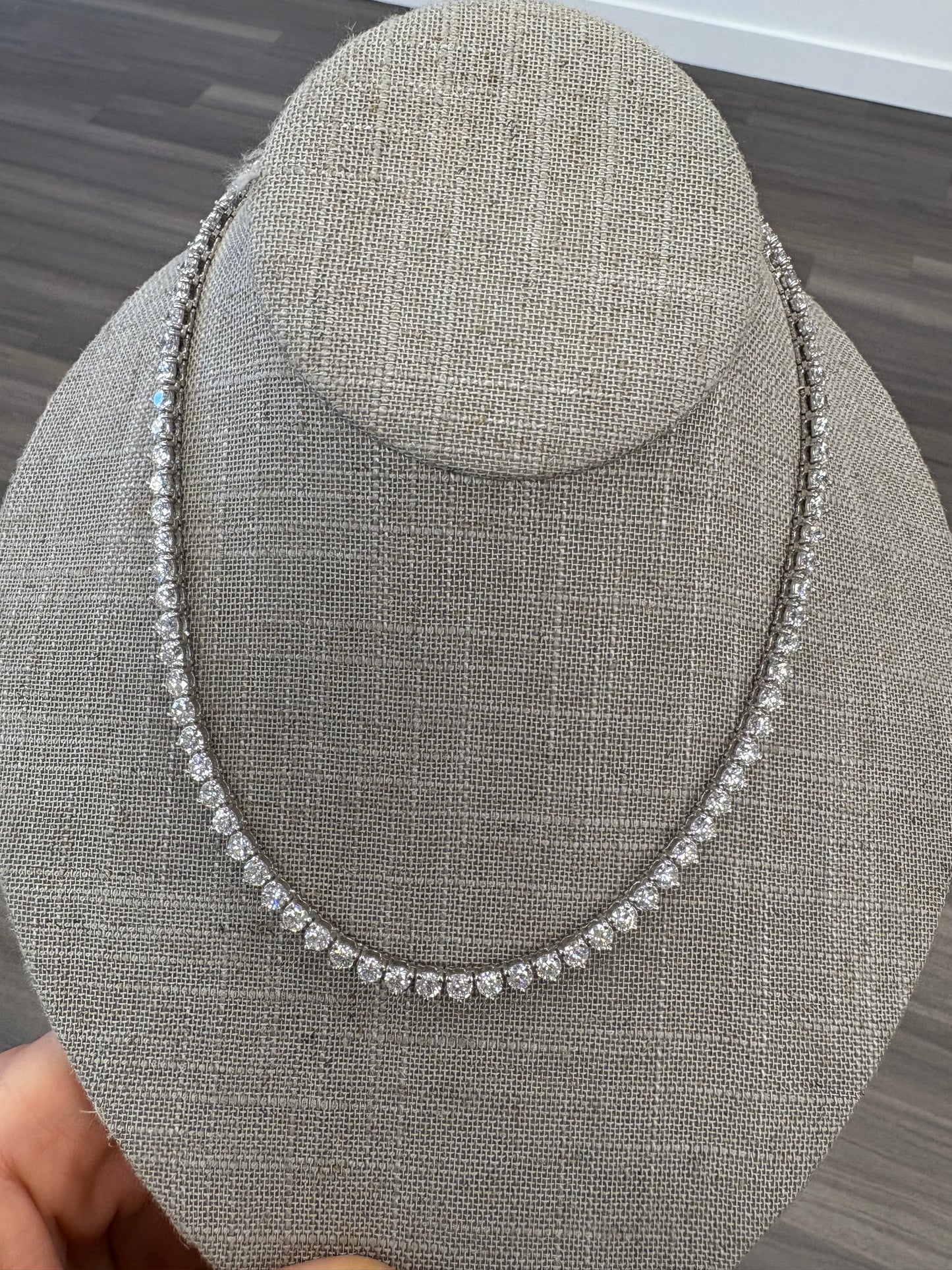 20.5 cttw 3 Prong Straight Tennis Necklace