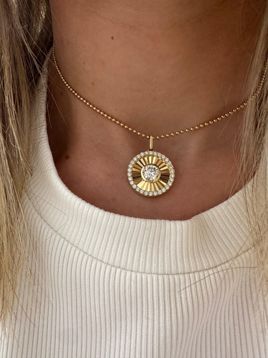 1.5 cttw fluted gold necklace with round center on ball chain