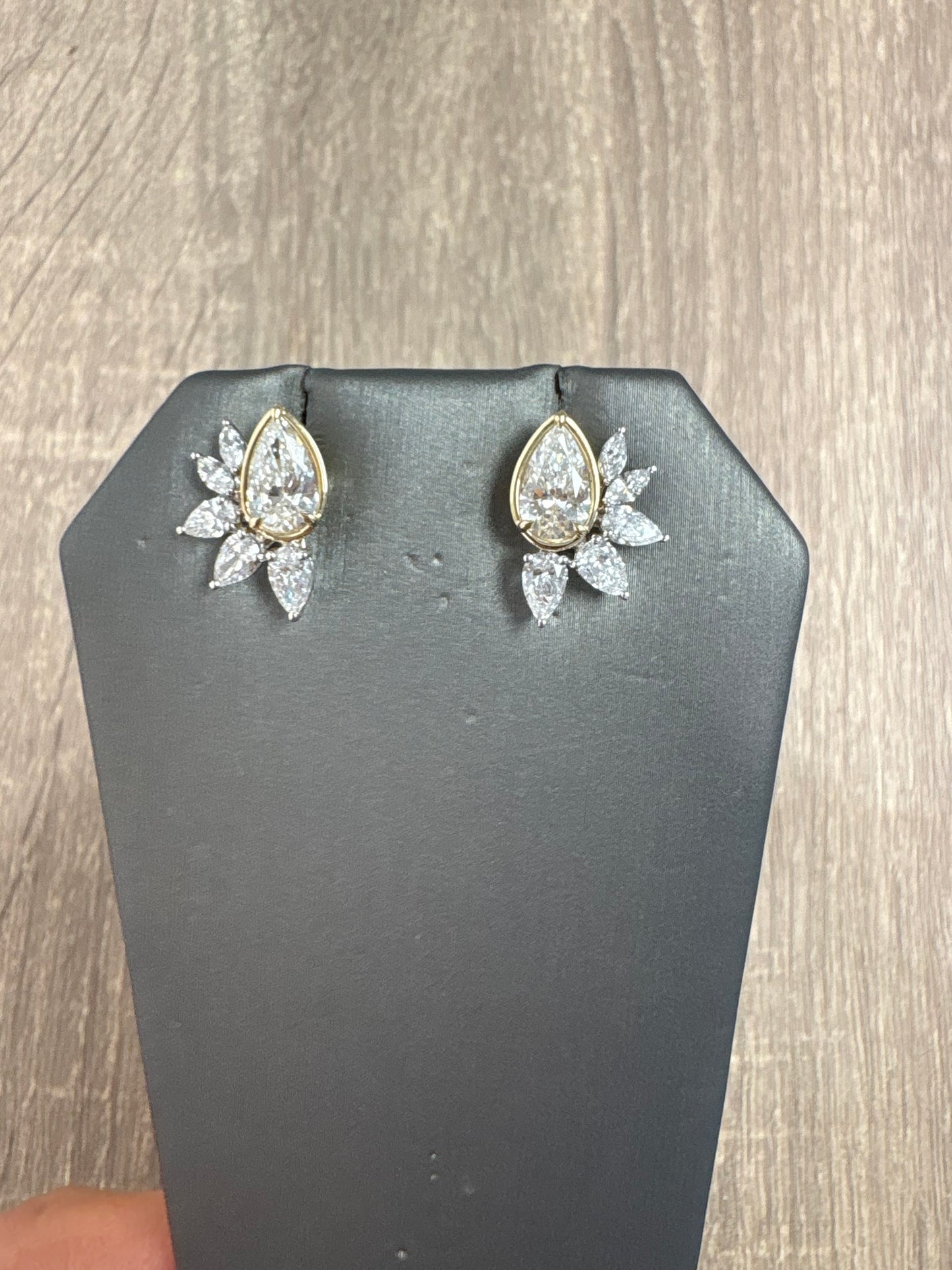 3.59 cttw pear bezel stud with pear jacket