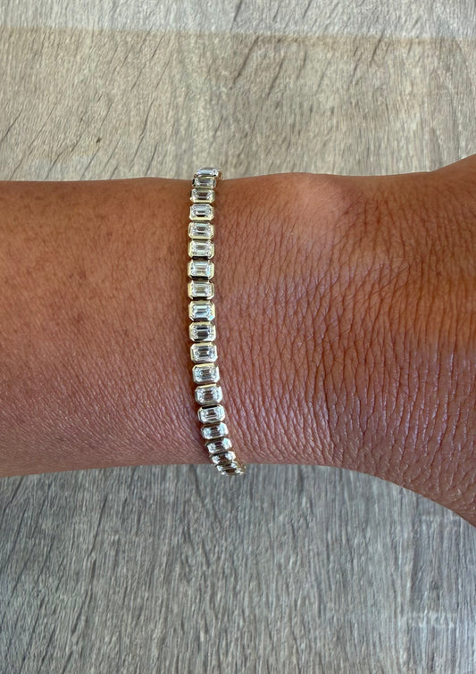 5.14 cttw bezel emerald tennis bracelet