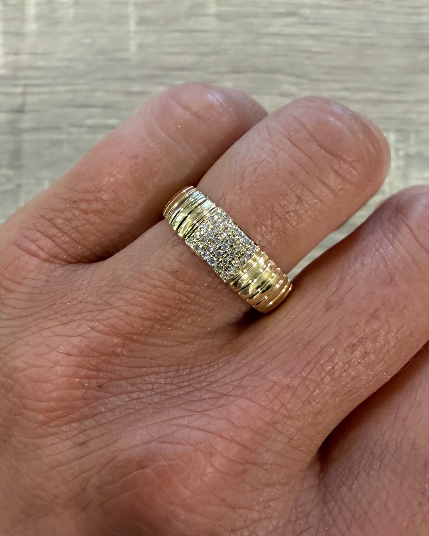.5 cttw fluted gold ring with natural pave diamond rectangular center