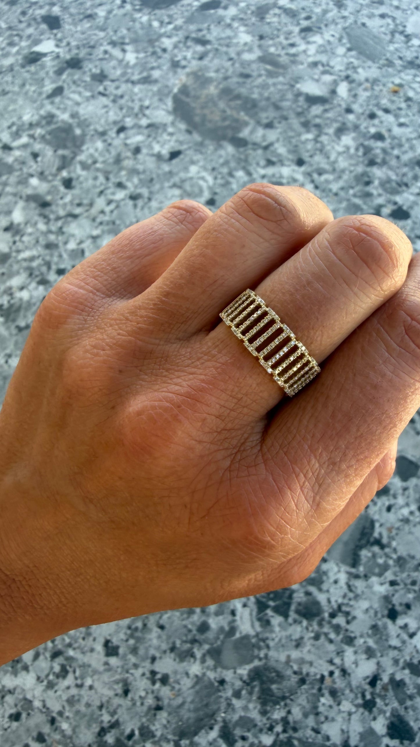 .30 cttw yellow gold rectangular design ring with pave natural diamonds