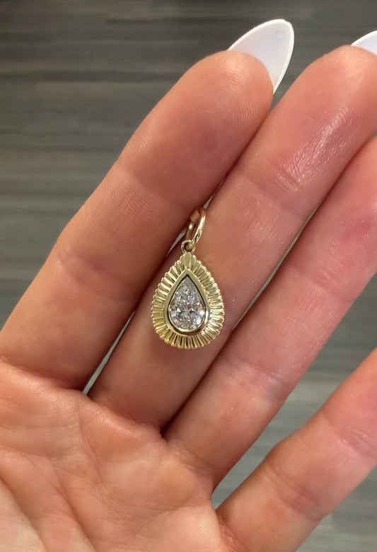 2 ct pear charm with fluted gold halo (no chain)