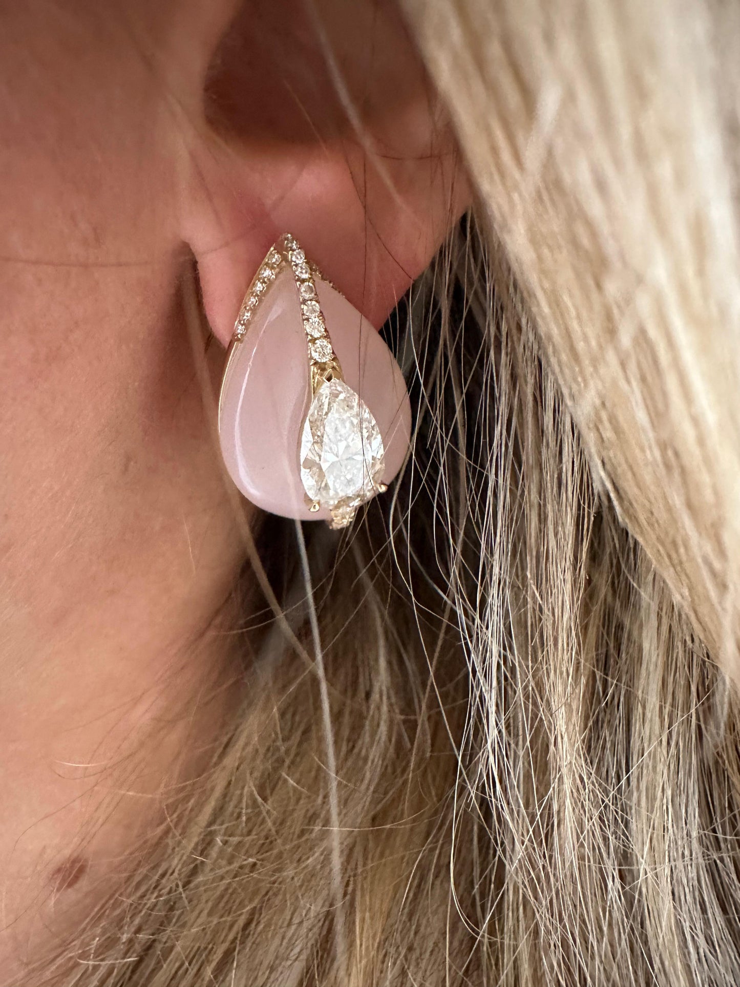 2 cttw Pear Center Pink Mother of Pearl Earrings