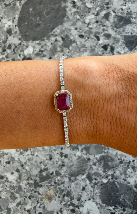 2.5 cttw natural diamond tennis with ruby center with yellow gold halo
