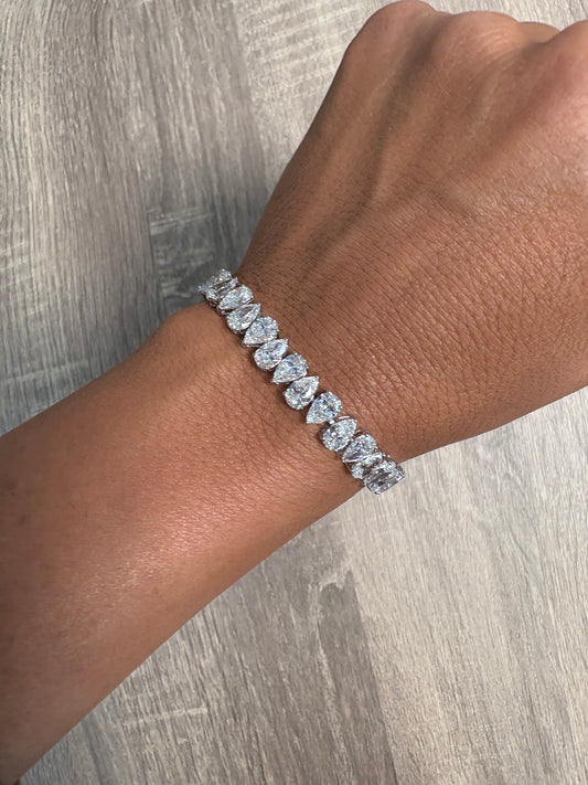 21.65 cttw Up & Down Pear Tennis