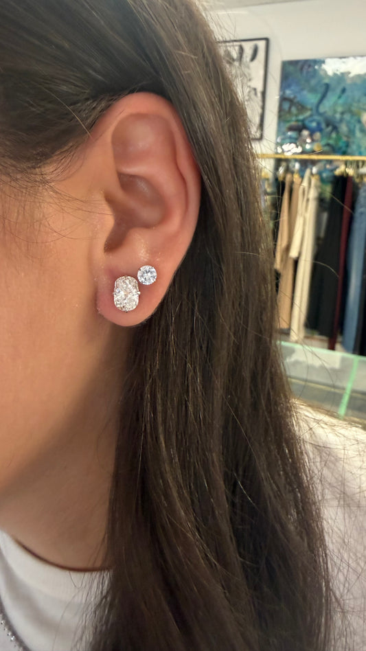 4 cttw cushion studs