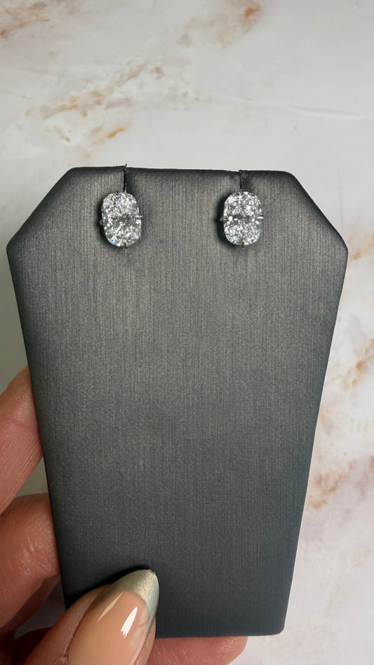 4 cttw cushion studs