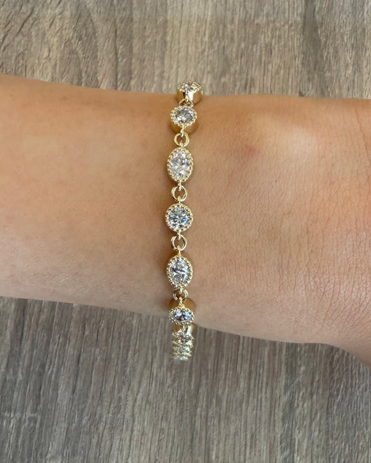 4.63 cttw bezel round & oval chain bracelet