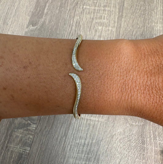 .62 cttw Wavy Wrap Bangle