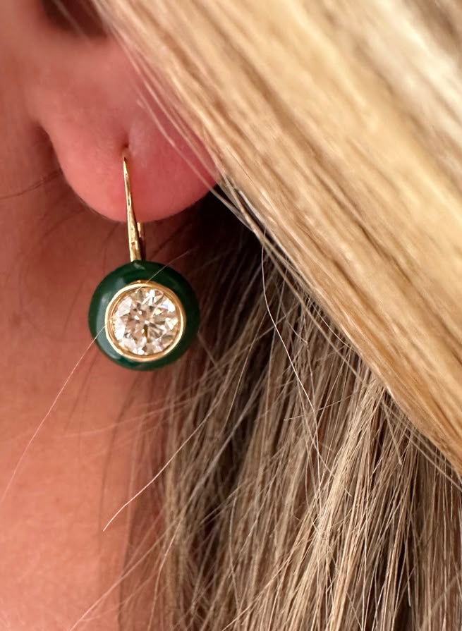 2 cttw round bezel diamond on hanging green stone