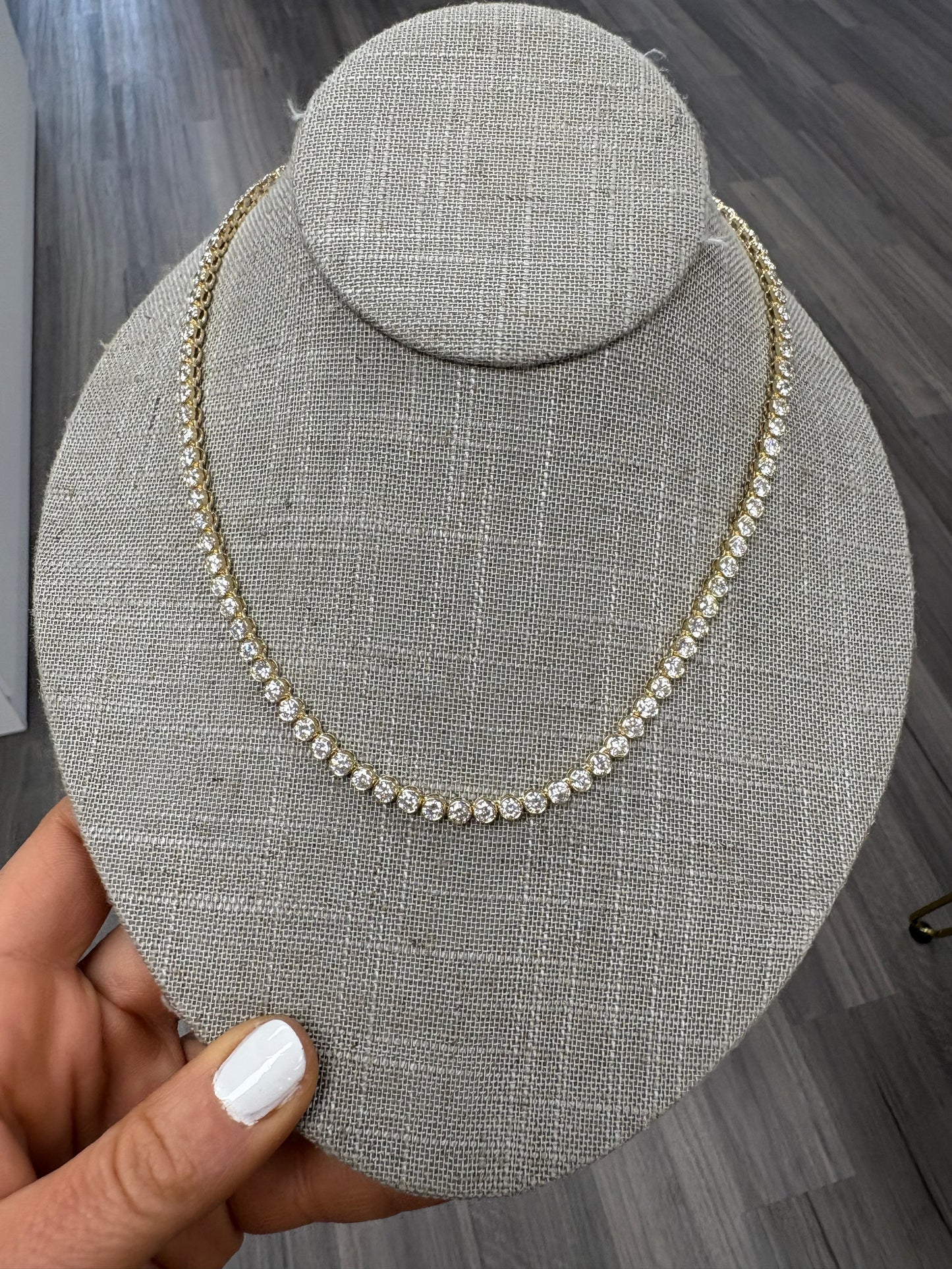 16 cttw Round Bezel Tennis