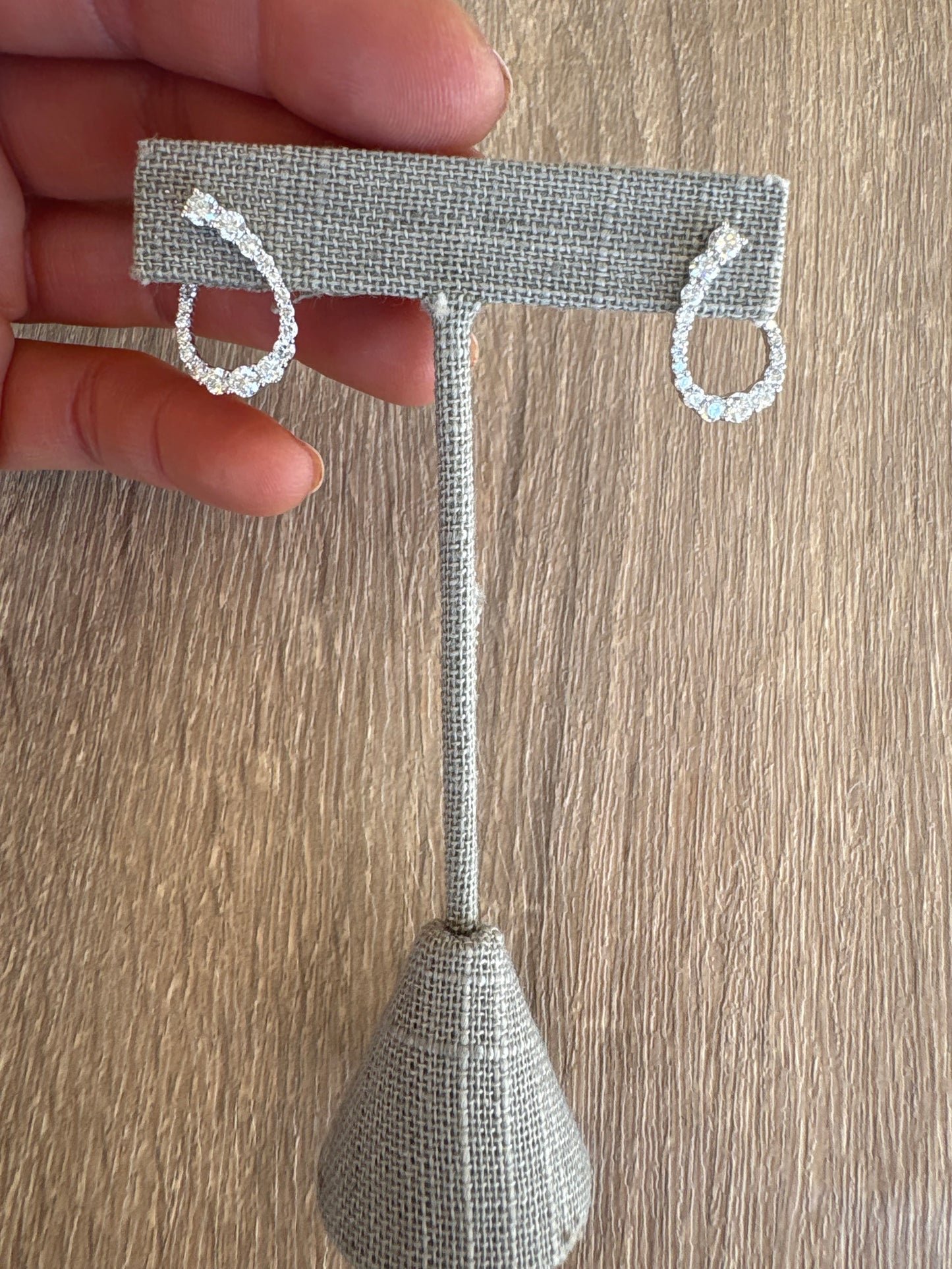 1.58 cttw graduated j hoop earrings