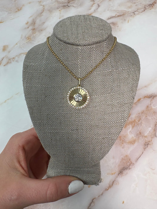 1.5 cttw fluted gold necklace with round center on ball chain