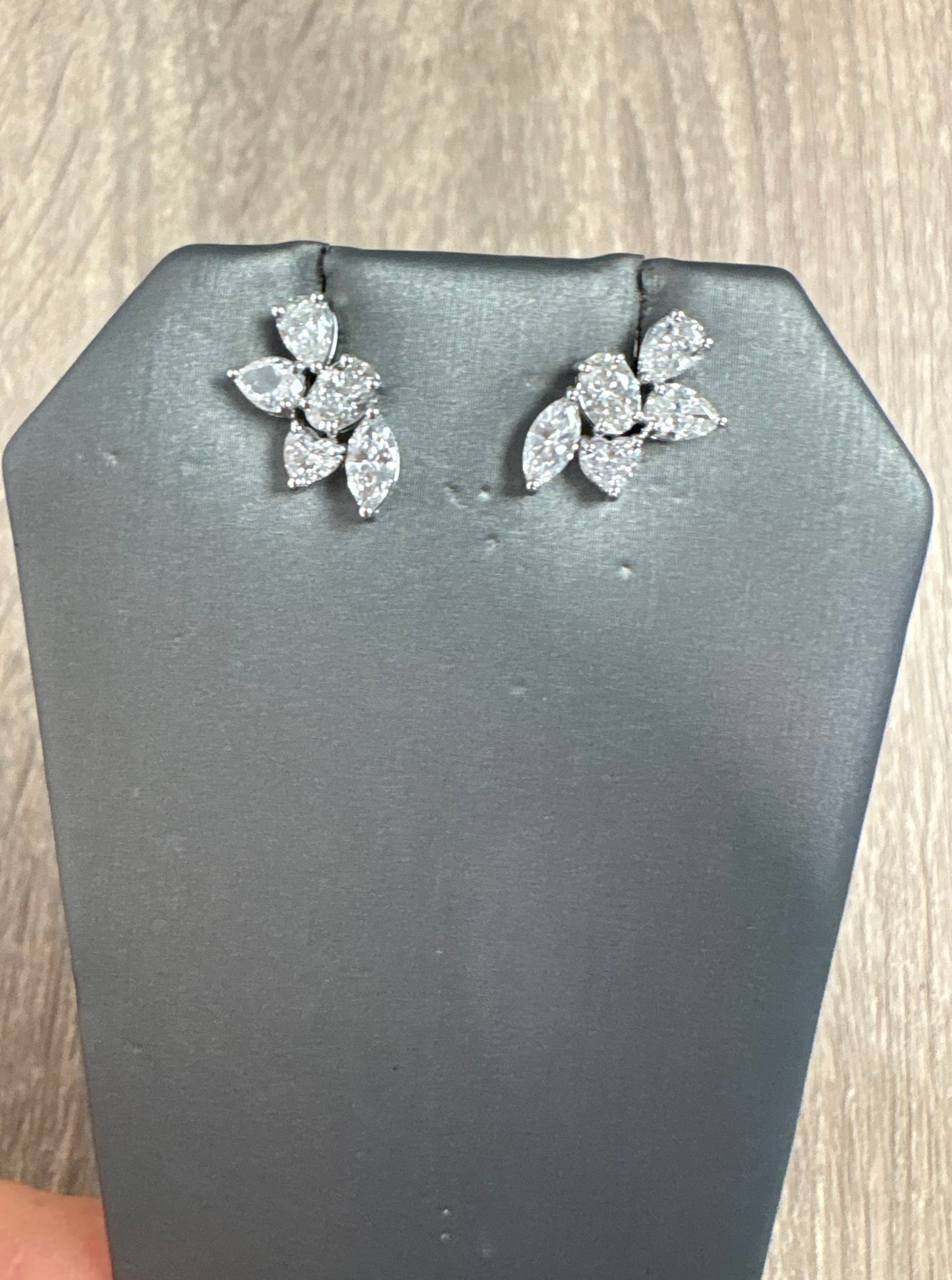 2.38 cttw cluster studs
