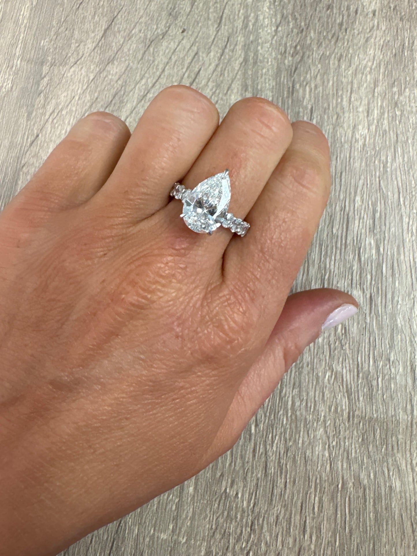 5 cttw pear on oval band