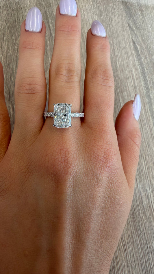 4.75 cttw cushion on pave band