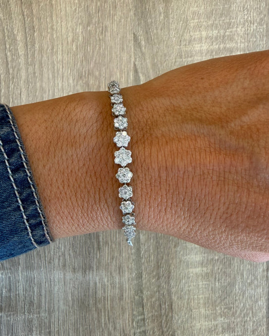 2.75 cttw halfway flower bracelet