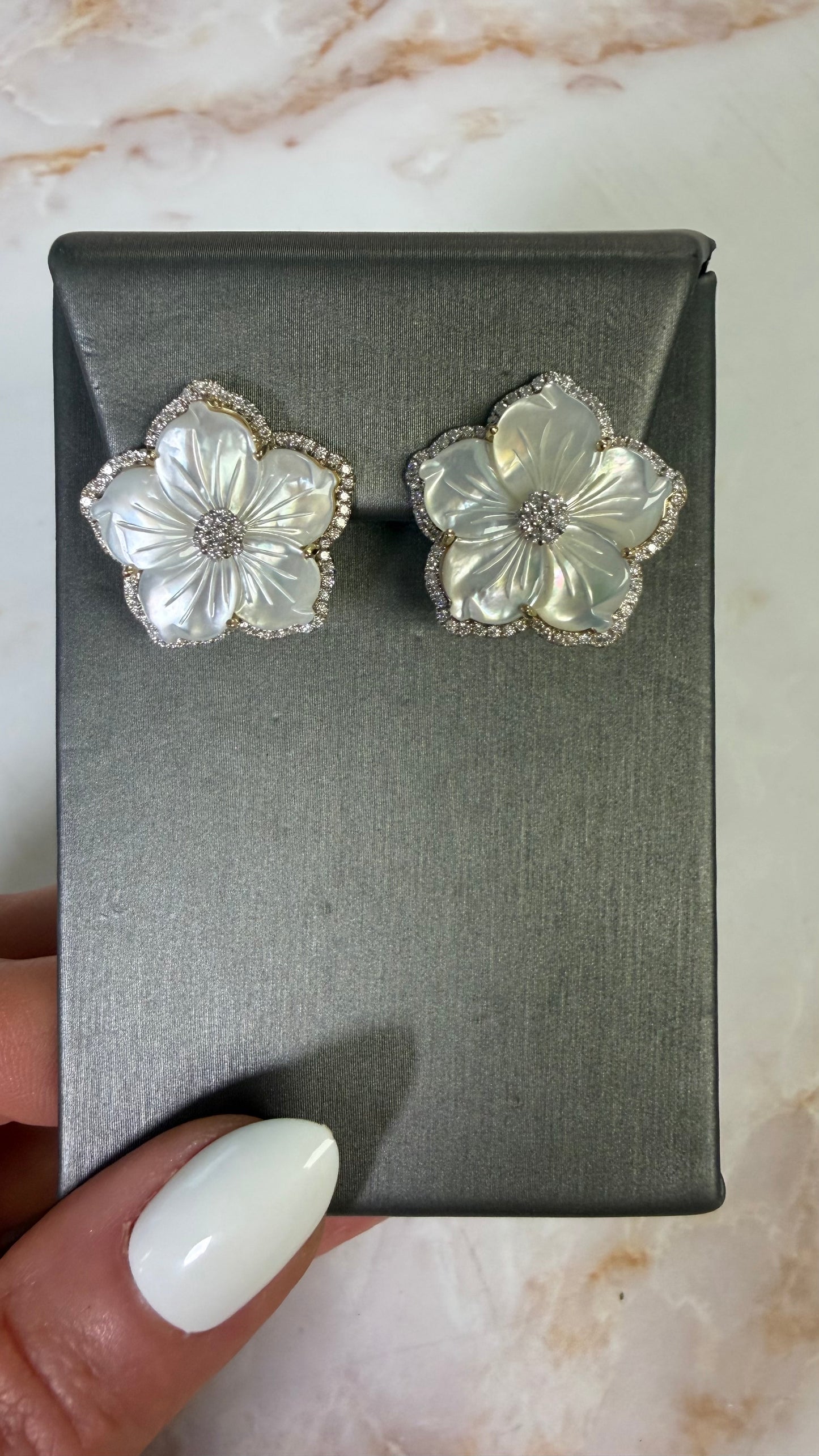 .65 cttw flower earrings