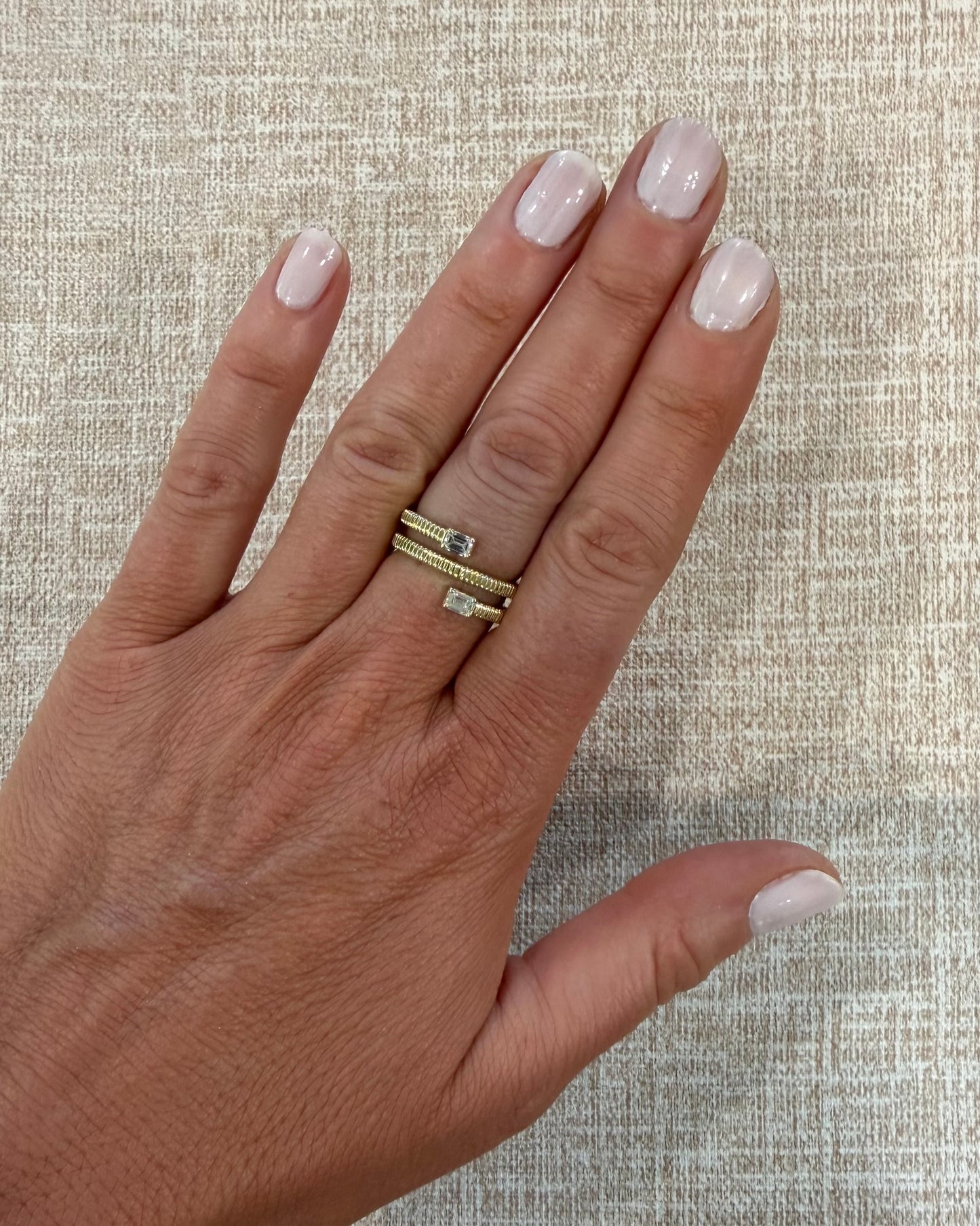 .45 cttw fluted gold snake ring with natural emerald diamonds