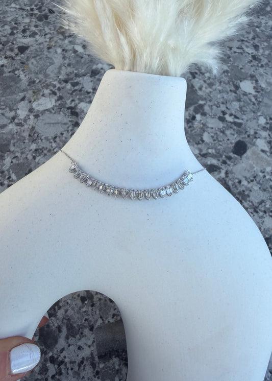 1.17 cttw natural diamond pear bar necklace