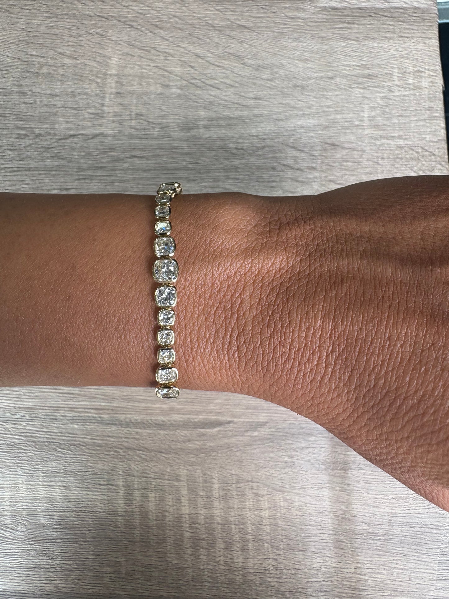 9.65 cttw Bezel Graduated Cushion Cut Tennis Bracelet