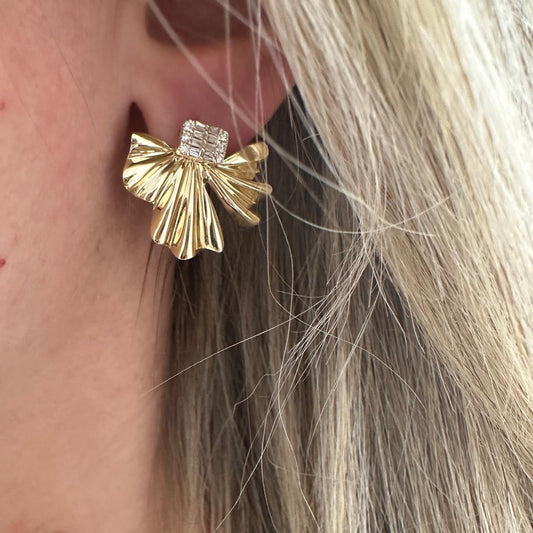 .37 cttw yellow gold half flowers