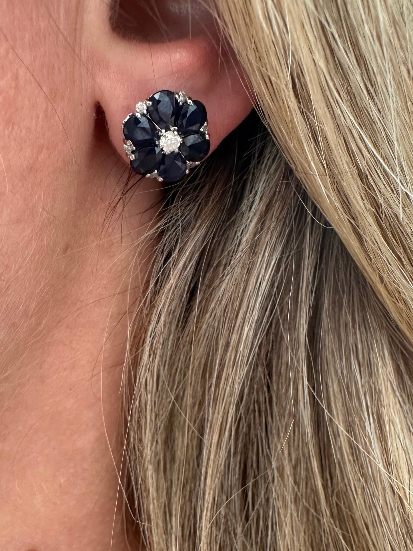 .31 cttw natural diamond sapphire flower studs